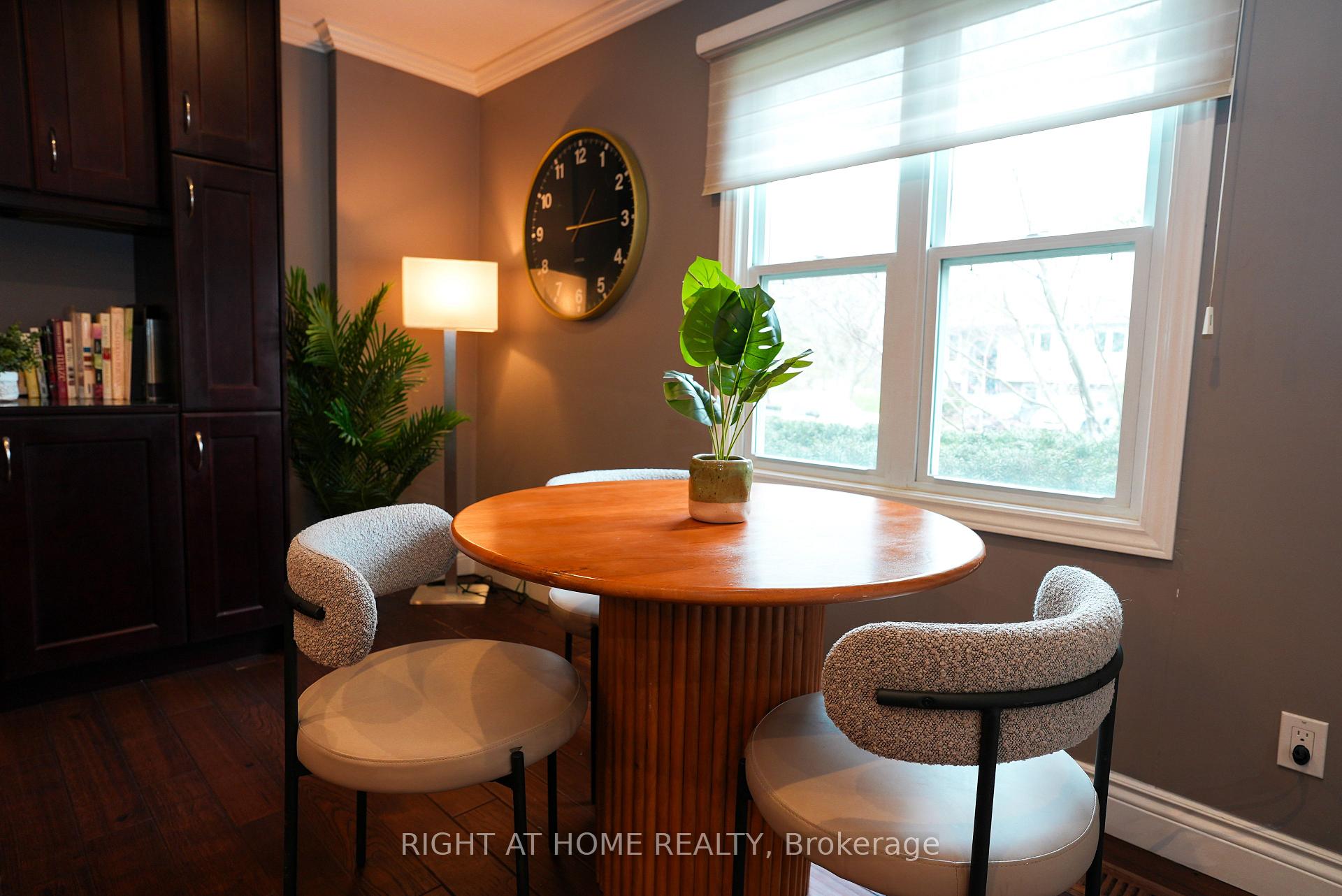 Photo 9 of 1266 Lakeview Drive, Oakville, Falgarwood — HOMEH