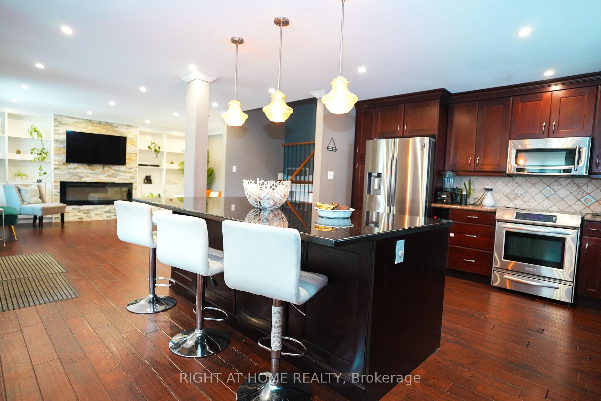 Photo 14 of 1266 Lakeview Drive, Oakville, Falgarwood — HOMEH