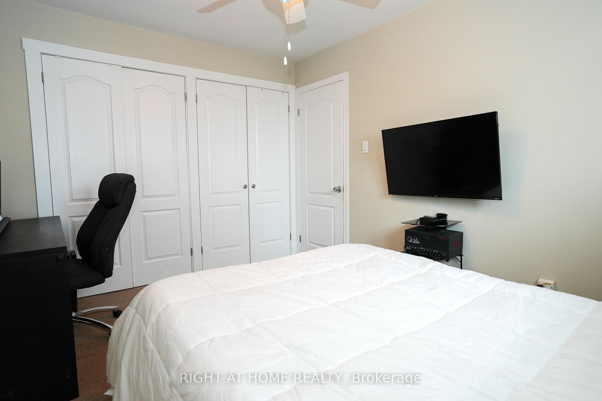 Photo 25 of 1266 Lakeview Drive, Oakville, Falgarwood — HOMEH