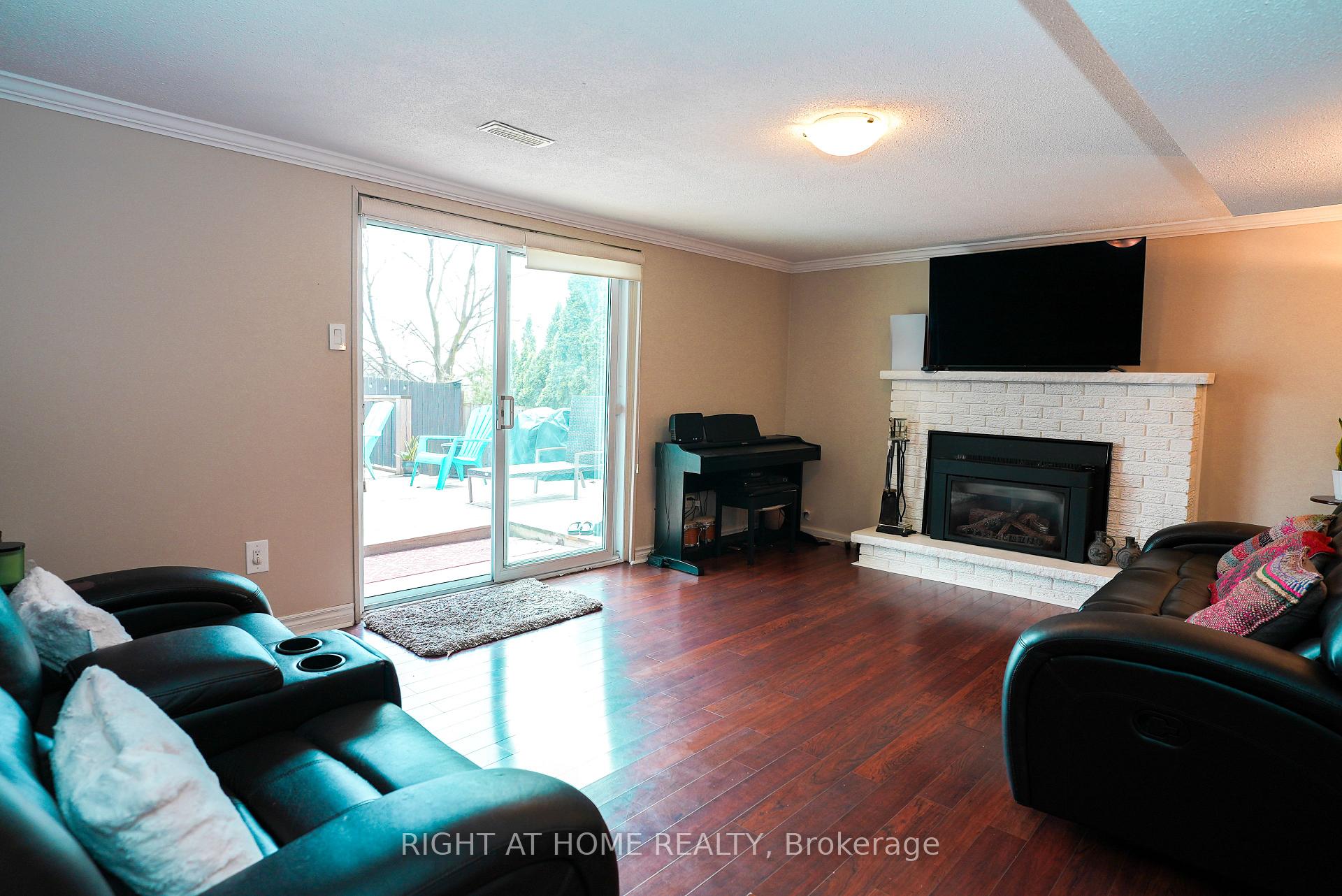 Photo 27 of 1266 Lakeview Drive, Oakville, Falgarwood — HOMEH