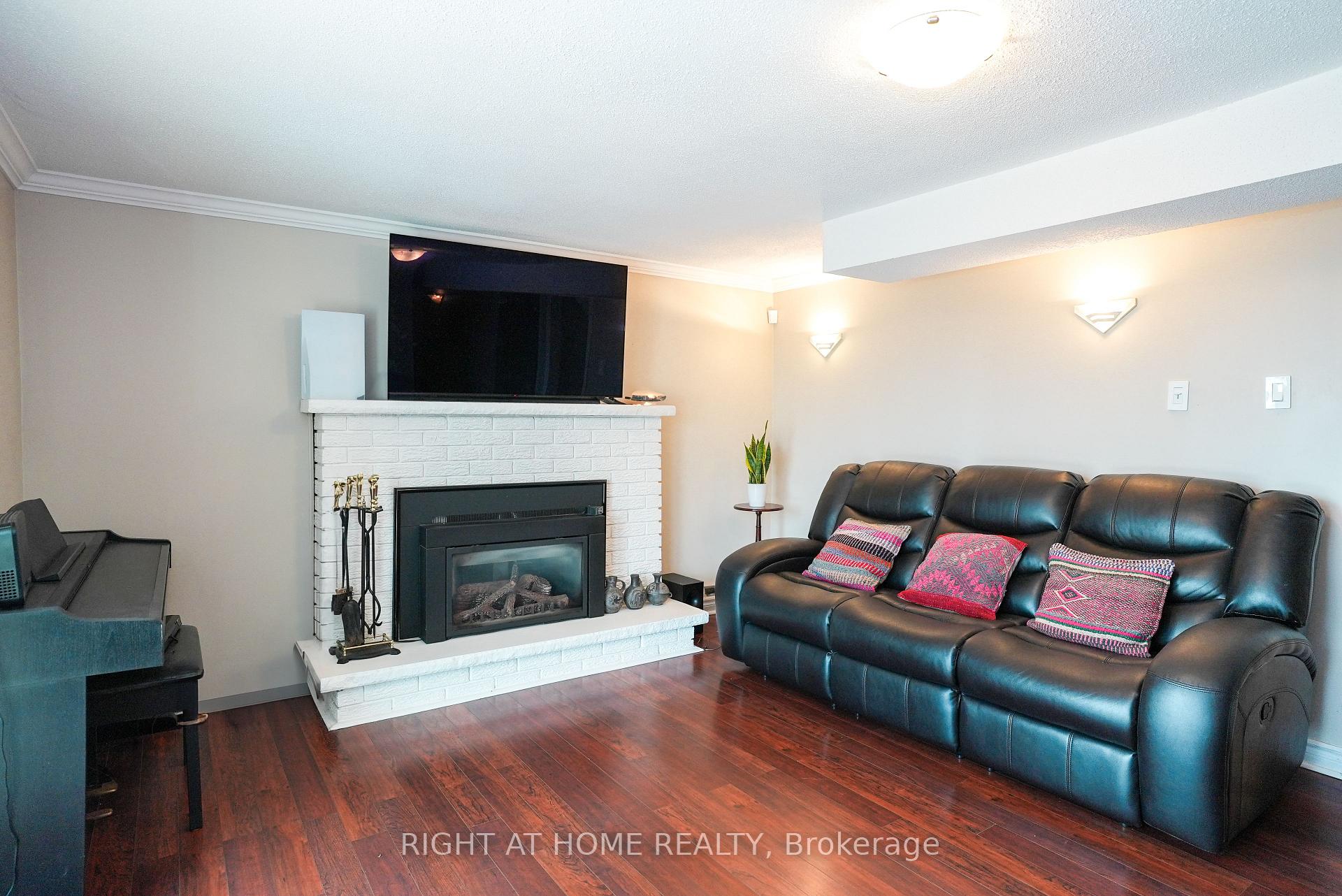Photo 29 of 1266 Lakeview Drive, Oakville, Falgarwood — HOMEH