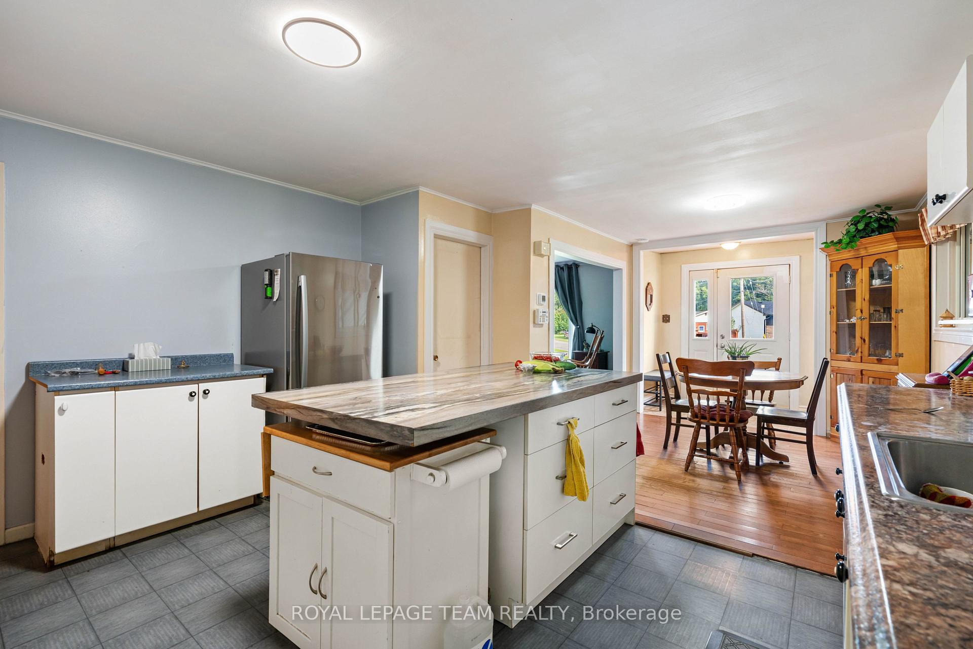 Photo 12 of 484 Annable Road, North Dundas, Winchester — HOMEH
