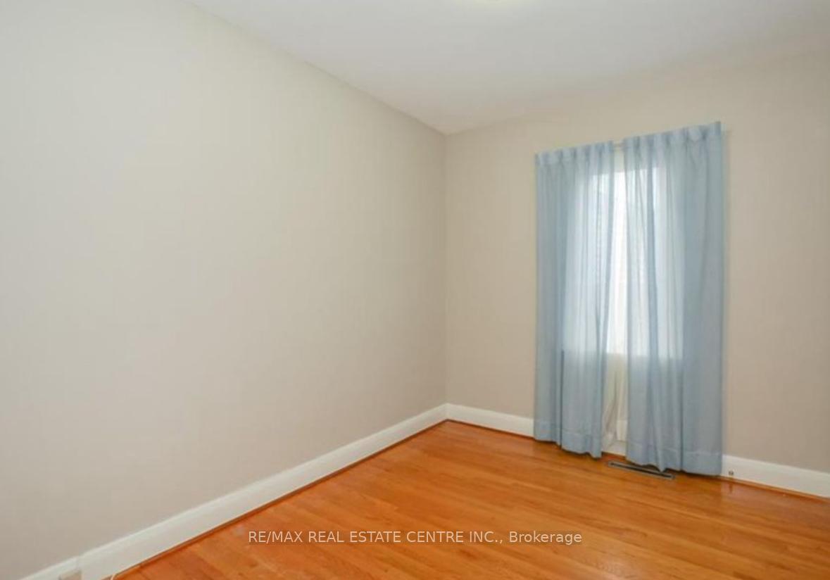 Photo 5 of Unit Main, 37 Mckenzie Avenue, Kitchener, King East — HOMEH
