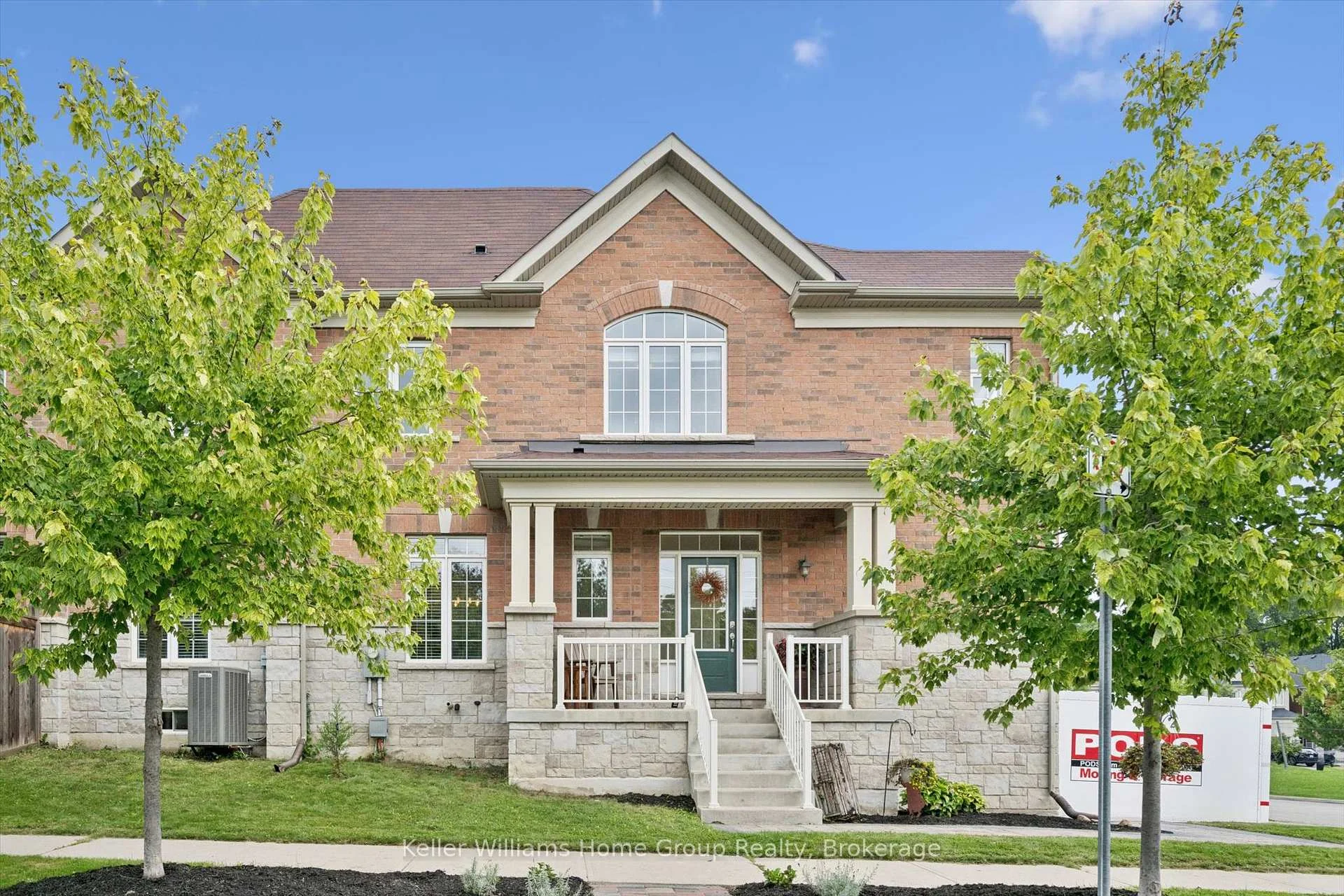 Photo 4 of 61 Ridgegate Crescent, Halton Hills, Georgetown — HOMEH