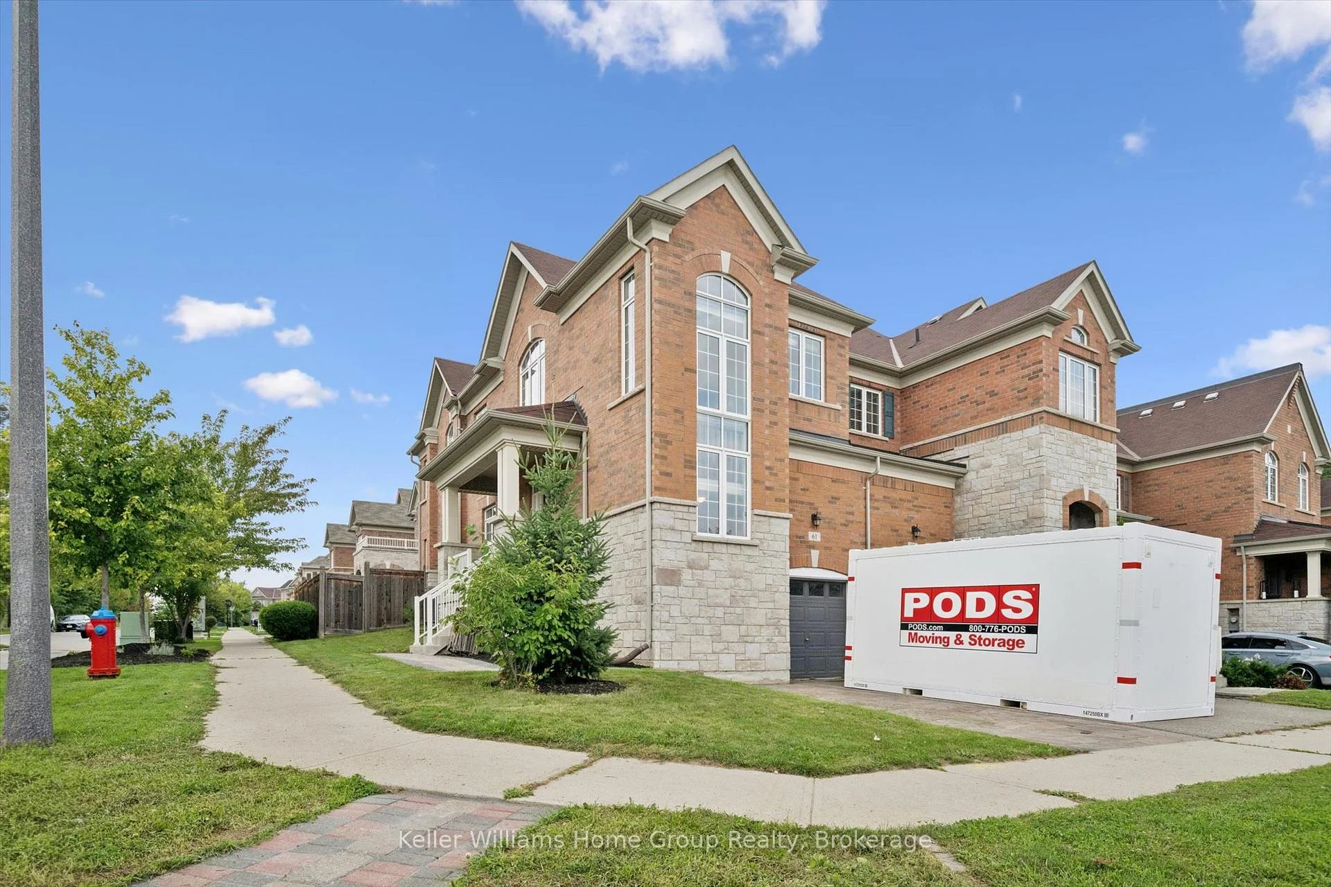 Photo 9 of 61 Ridgegate Crescent, Halton Hills, Georgetown — HOMEH