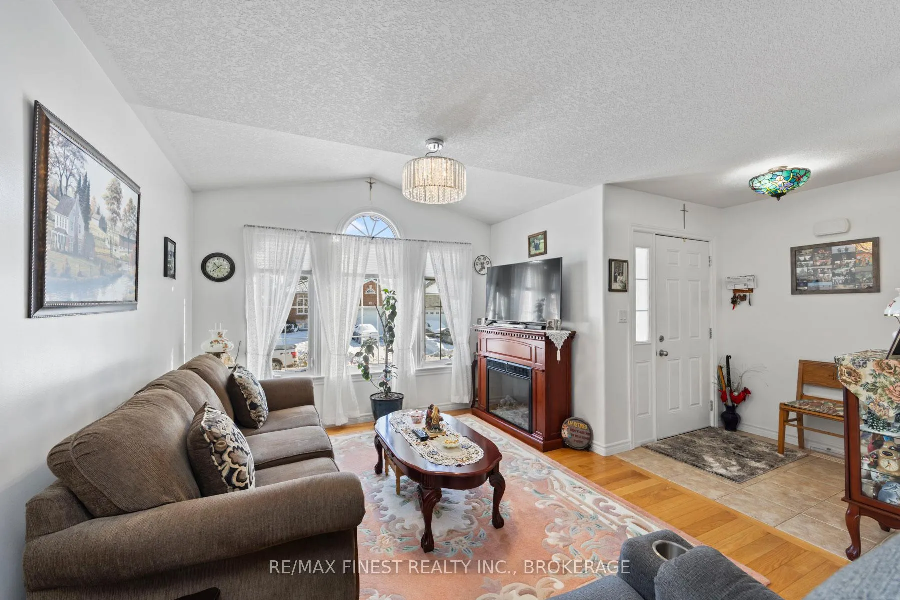 Photo 4 of 1133 Halifax Drive, Kingston, City Northwest — HOMEH