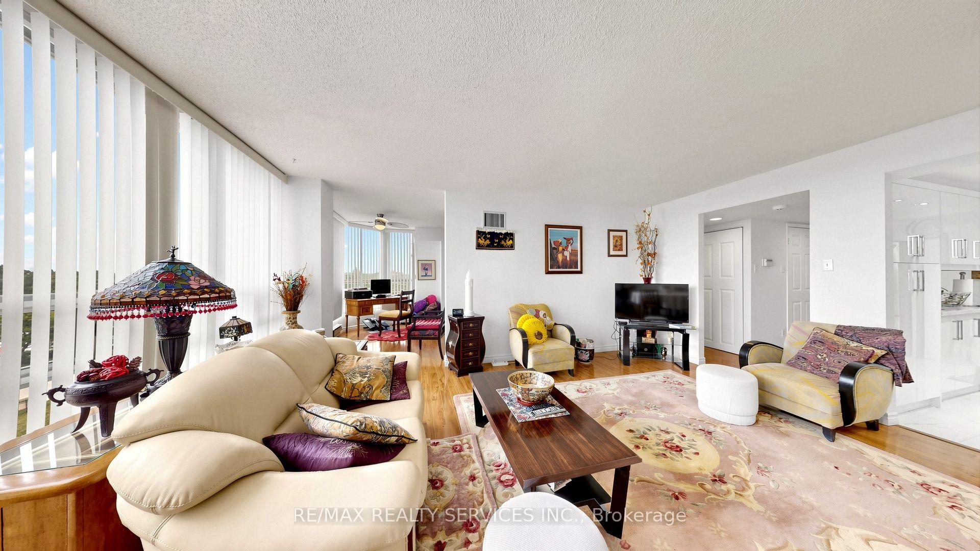 Photo 14 of Unit 508, 330 Mill Street S, Brampton, Brampton South — HOMEH