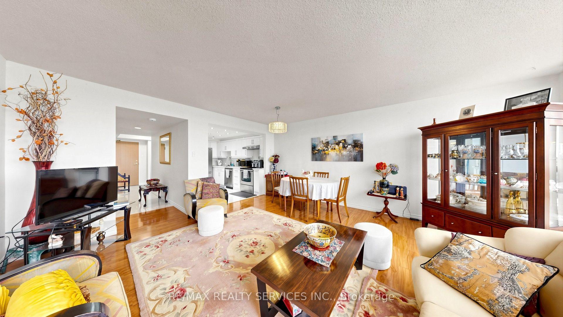Photo 15 of Unit 508, 330 Mill Street S, Brampton, Brampton South — HOMEH