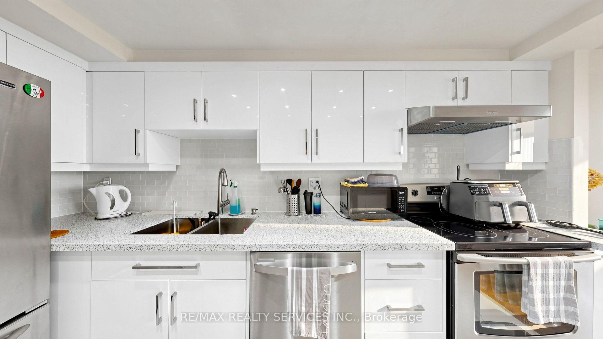 Photo 17 of Unit 508, 330 Mill Street S, Brampton, Brampton South — HOMEH