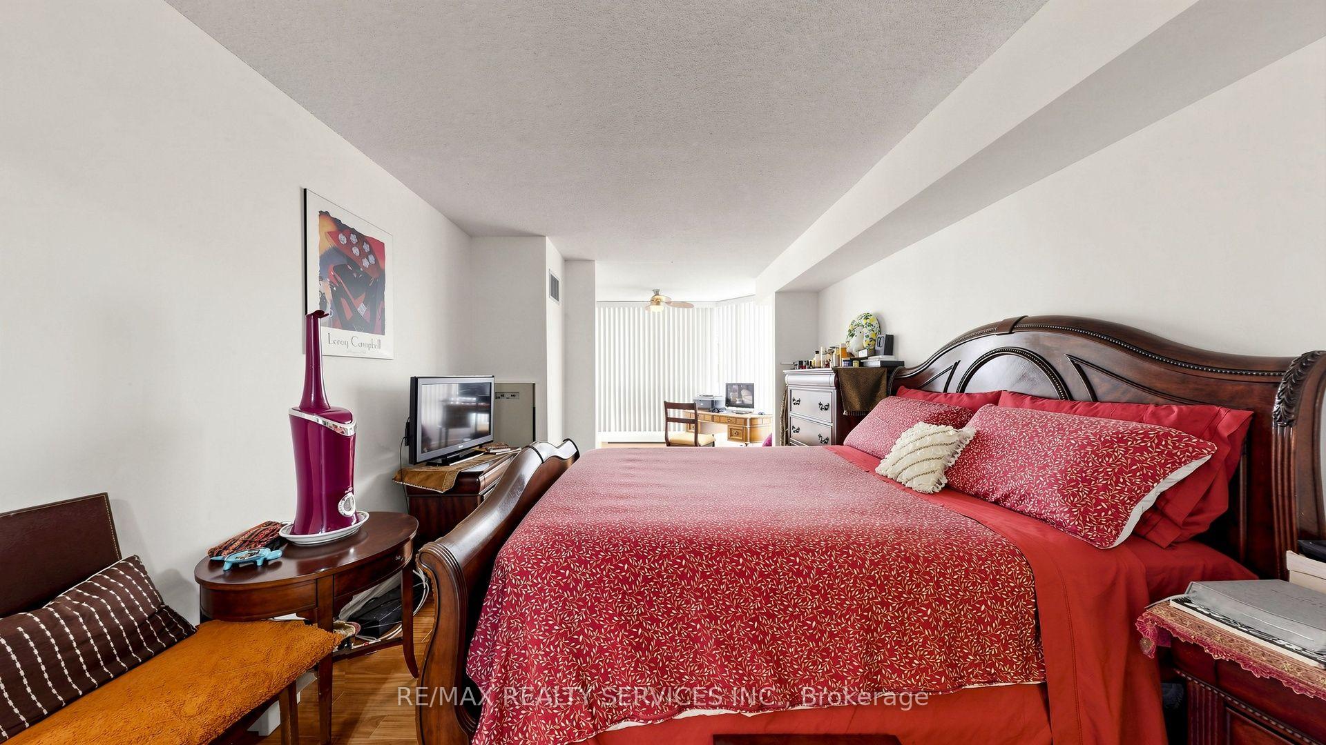 Photo 25 of Unit 508, 330 Mill Street S, Brampton, Brampton South — HOMEH