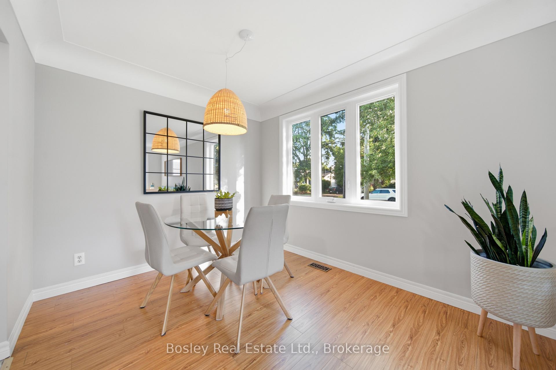 Photo 10 of 44 Brentwood Drive, Guelph, Riverside Park — HOMEH
