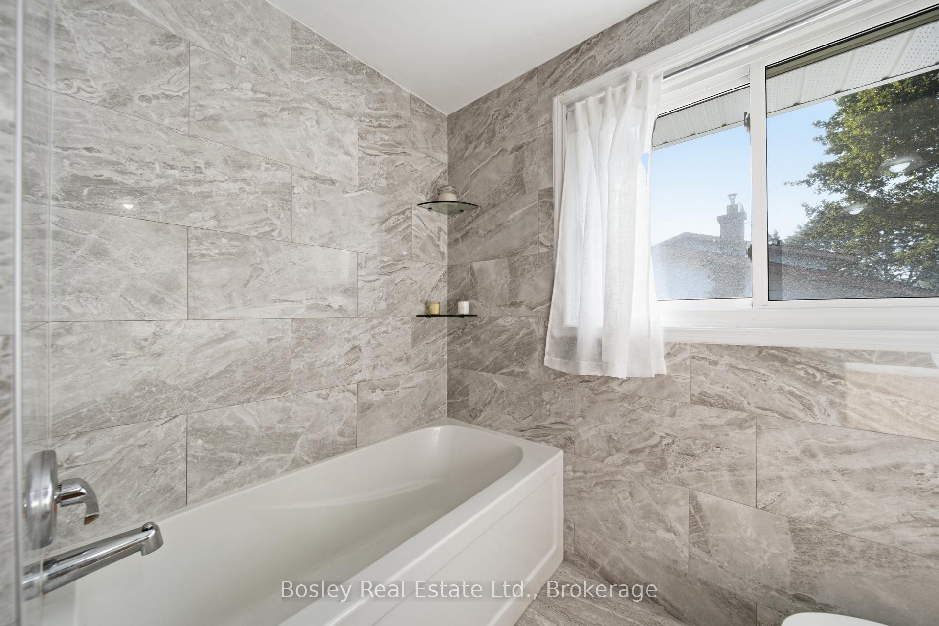 Photo 20 of 44 Brentwood Drive, Guelph, Riverside Park — HOMEH
