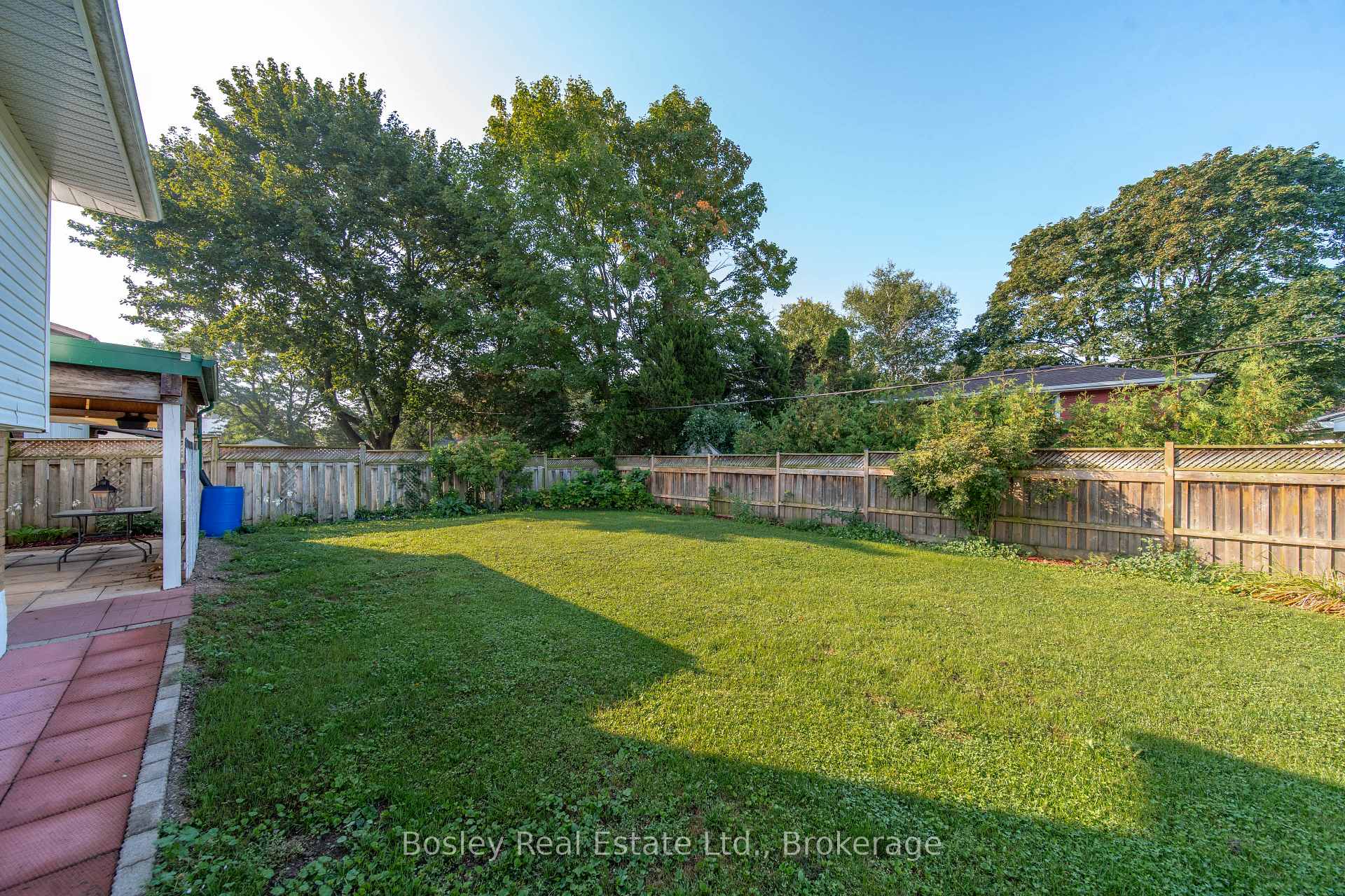 Photo 29 of 44 Brentwood Drive, Guelph, Riverside Park — HOMEH