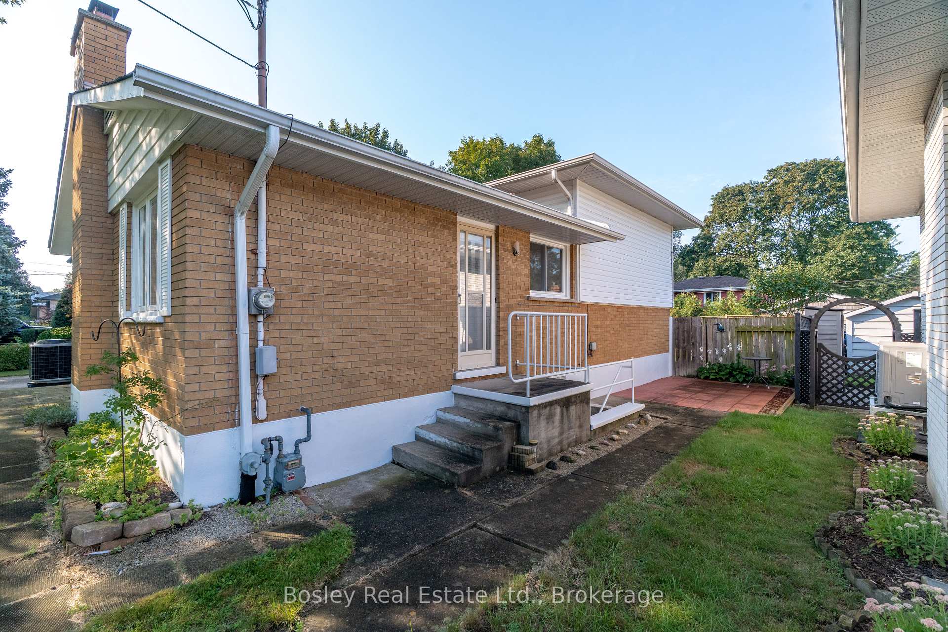 Photo 33 of 44 Brentwood Drive, Guelph, Riverside Park — HOMEH