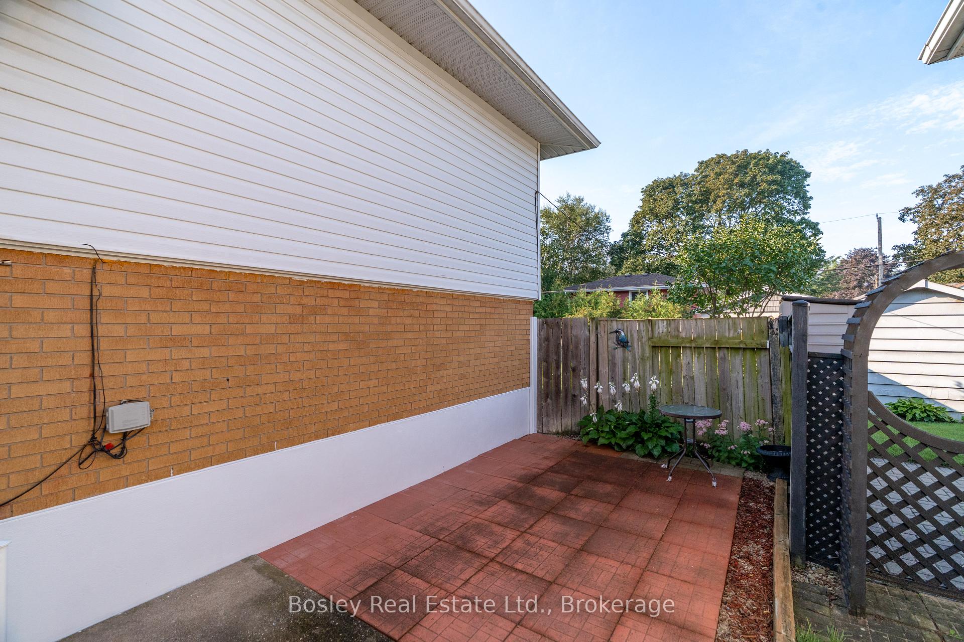 Photo 34 of 44 Brentwood Drive, Guelph, Riverside Park — HOMEH
