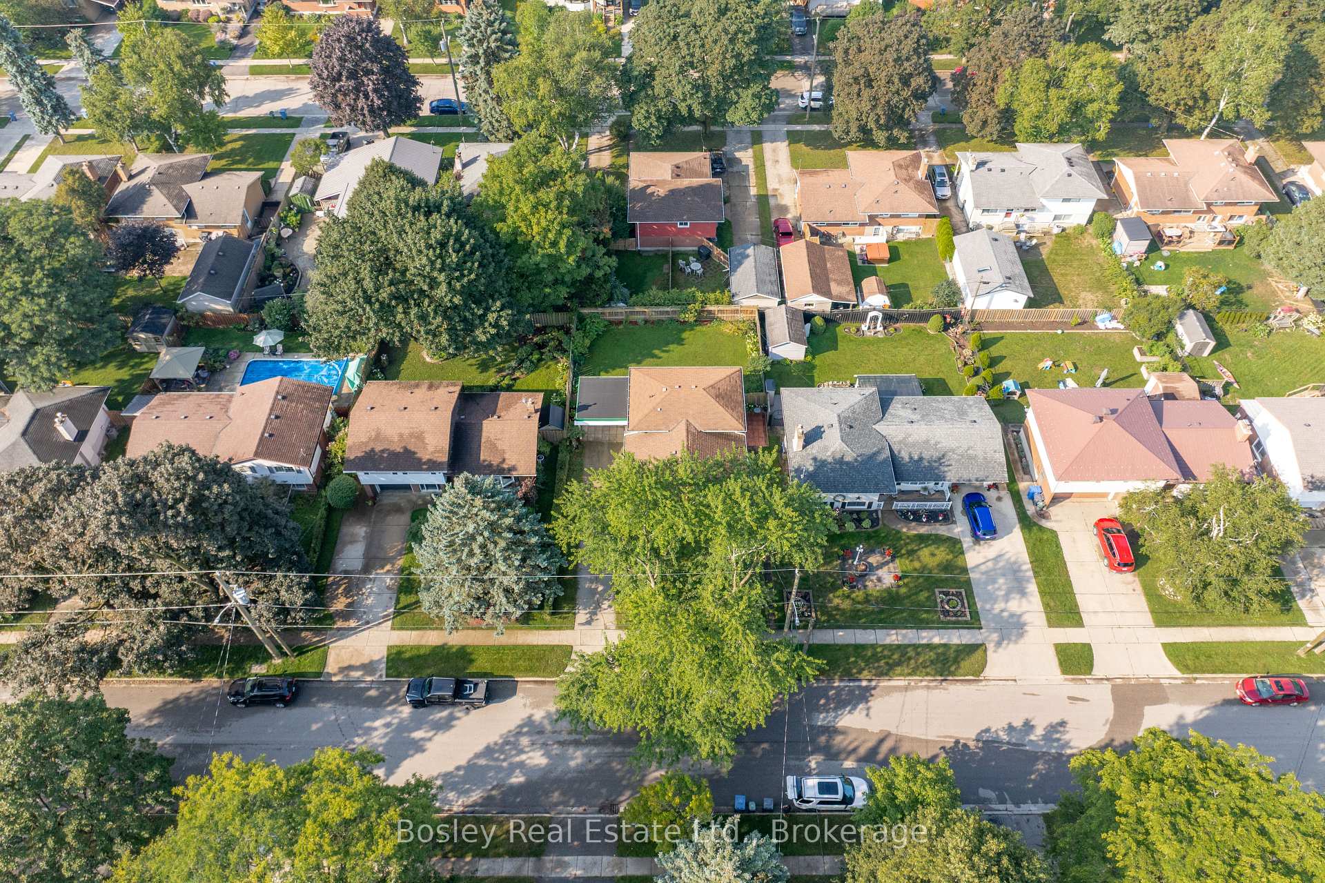 Photo 36 of 44 Brentwood Drive, Guelph, Riverside Park — HOMEH