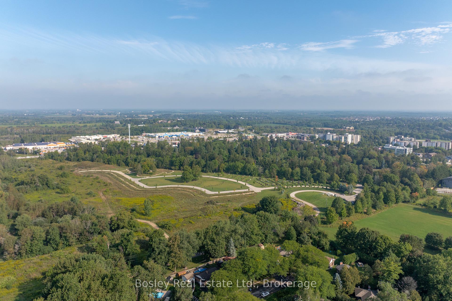 Photo 38 of 44 Brentwood Drive, Guelph, Riverside Park — HOMEH