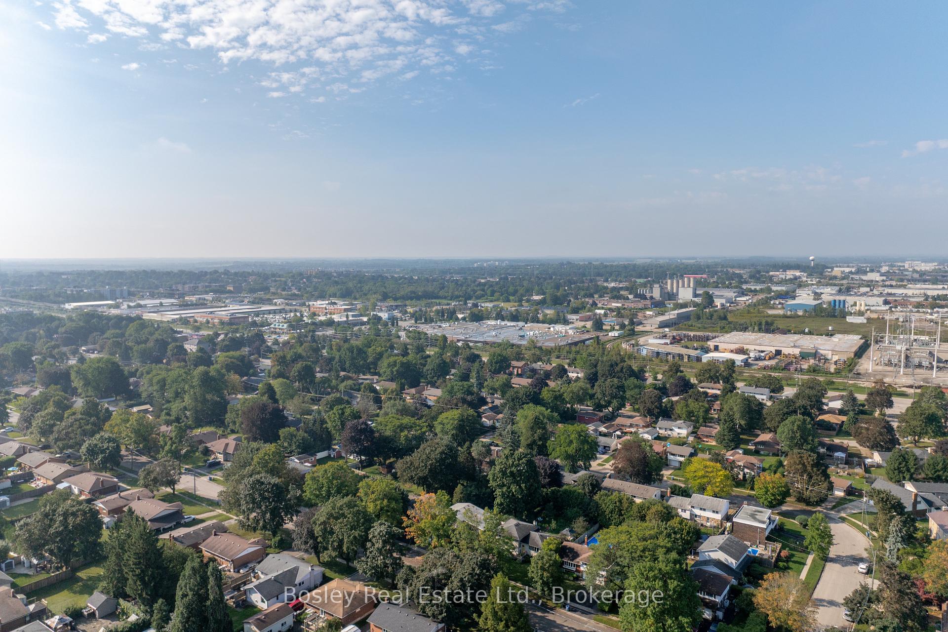 Photo 39 of 44 Brentwood Drive, Guelph, Riverside Park — HOMEH