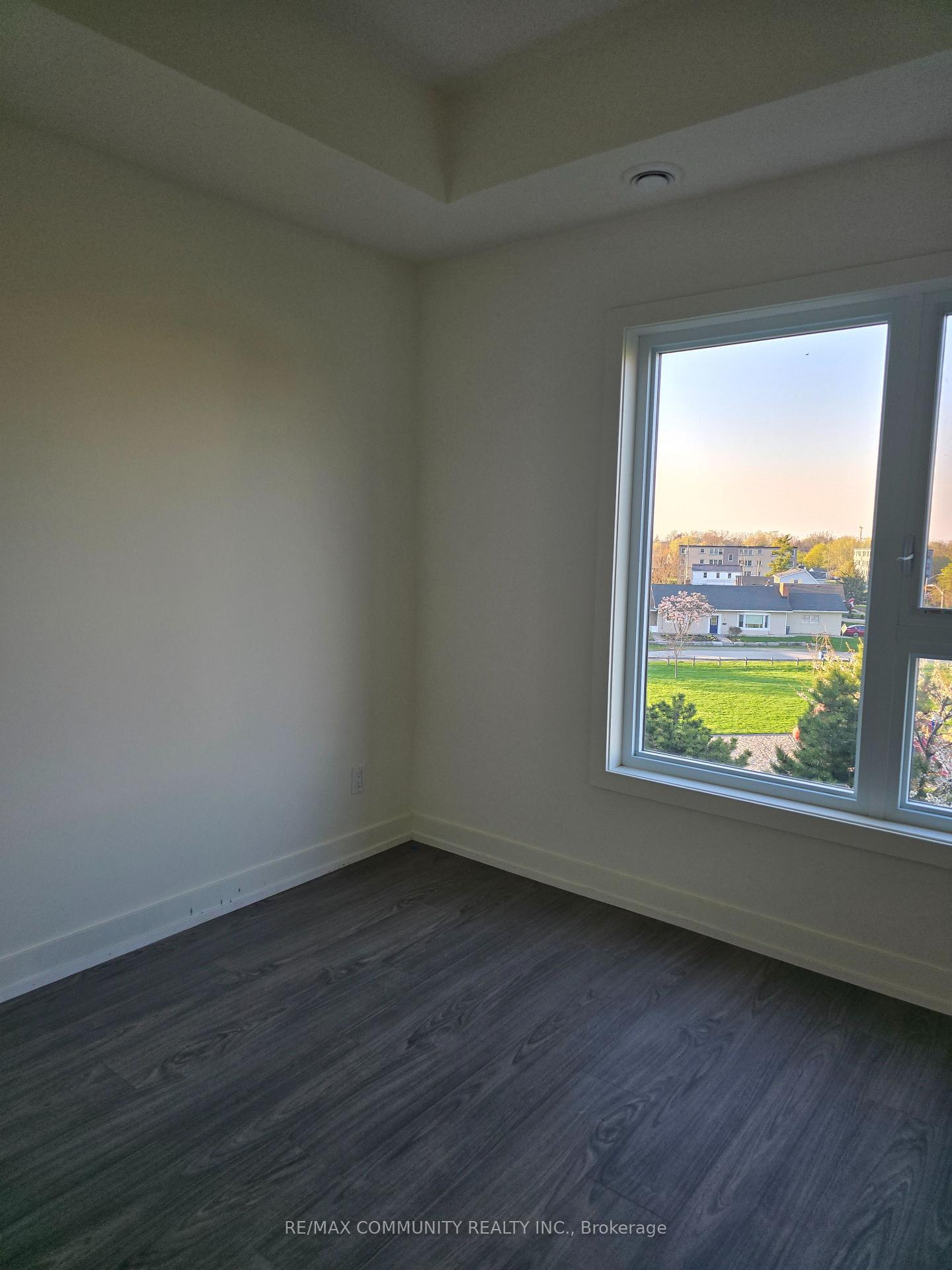 Photo 5 of Unit 309B, 16 Melbourne Avenue, St. Catharines, E. Chester — HOMEH