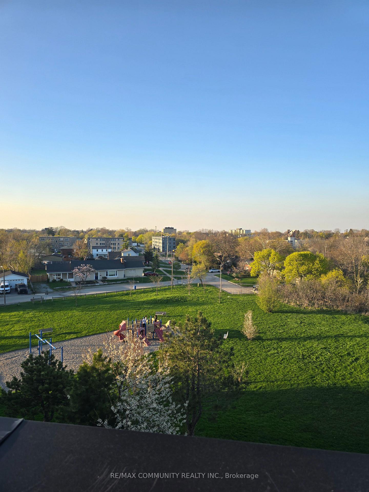 Photo 10 of Unit 309B, 16 Melbourne Avenue, St. Catharines, E. Chester — HOMEH