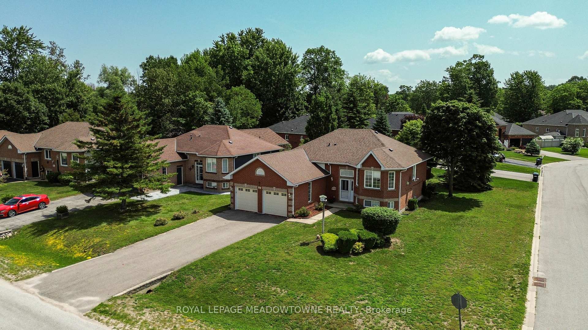 Photo 3 of 89 Royal Beech Drive, Wasaga Beach — HOMEH