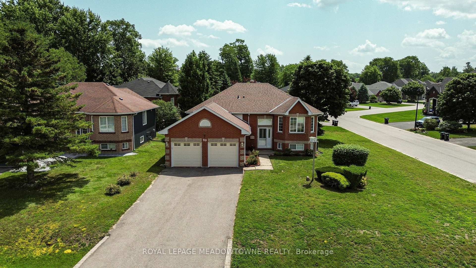 Photo 4 of 89 Royal Beech Drive, Wasaga Beach — HOMEH