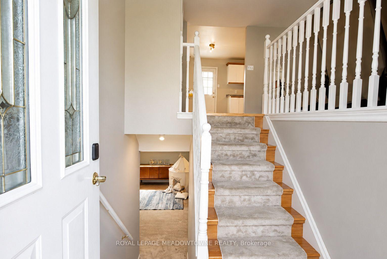 Photo 5 of 89 Royal Beech Drive, Wasaga Beach — HOMEH