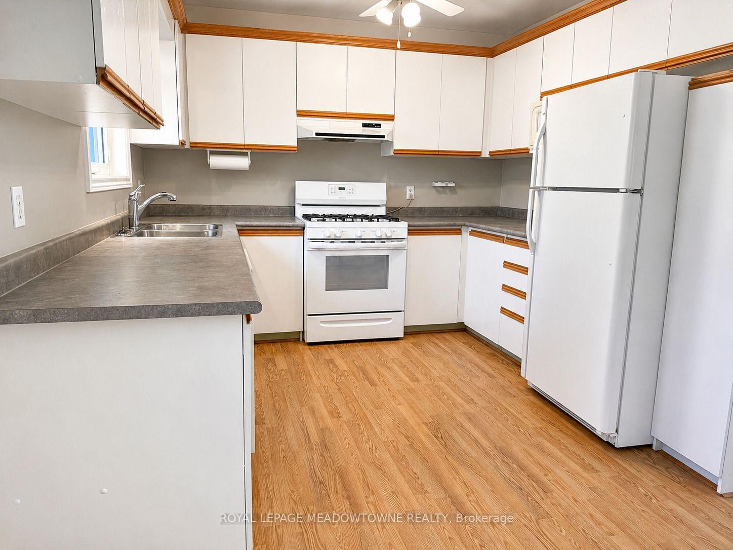Photo 11 of 89 Royal Beech Drive, Wasaga Beach — HOMEH