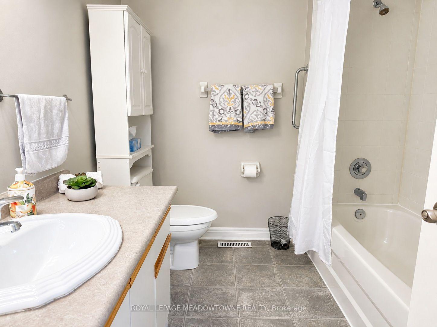 Photo 13 of 89 Royal Beech Drive, Wasaga Beach — HOMEH