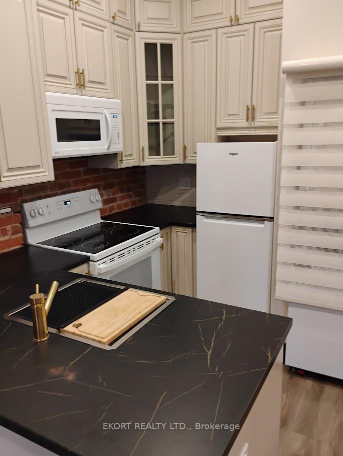 Photo 3 of Unit 6, 251 Front Street, Belleville, Belleville Ward — HOMEH