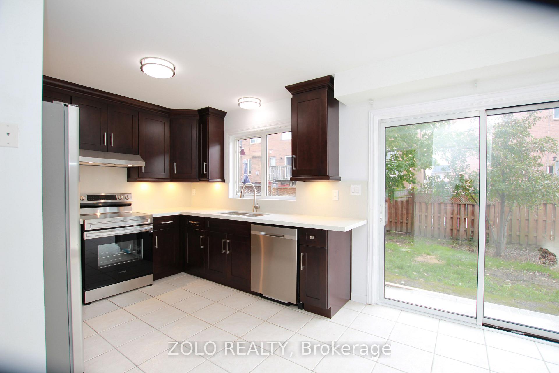 Photo 3 of 226 Equator Crescent N, Vaughan, Vellore Village — HOMEH