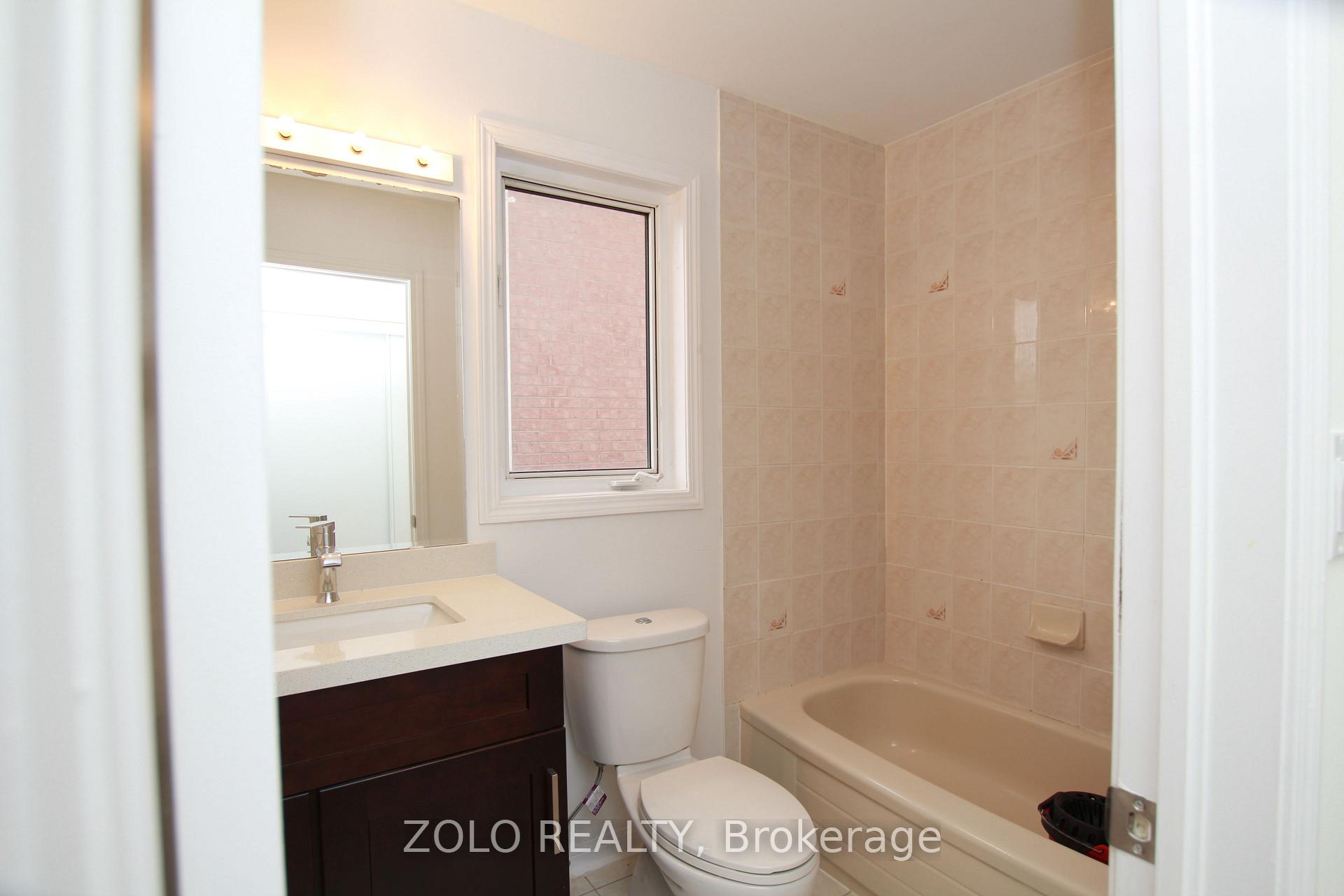 Photo 19 of 226 Equator Crescent N, Vaughan, Vellore Village — HOMEH