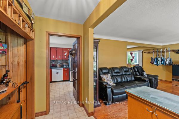 Photo 6 of 33 Meadowbrook Crescent, St. Catharines, Carlton/Bunting — HOMEH