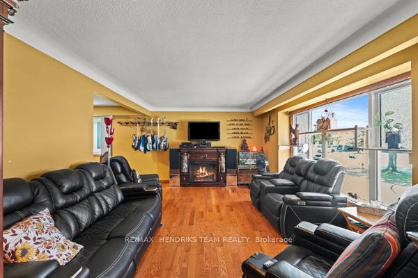 Photo 7 of 33 Meadowbrook Crescent, St. Catharines, Carlton/Bunting — HOMEH