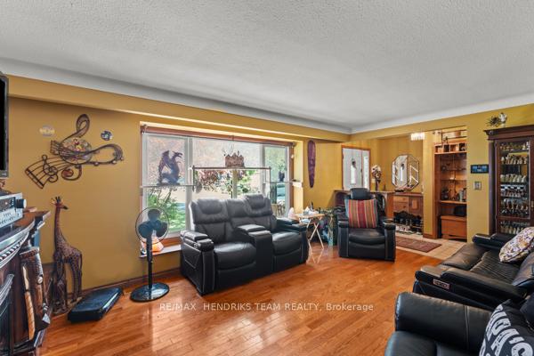Photo 8 of 33 Meadowbrook Crescent, St. Catharines, Carlton/Bunting — HOMEH