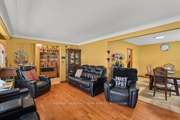 Photo 9 of 33 Meadowbrook Crescent, St. Catharines, Carlton/Bunting — HOMEH