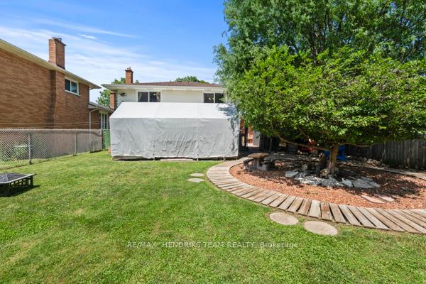 Photo 36 of 33 Meadowbrook Crescent, St. Catharines, Carlton/Bunting — HOMEH