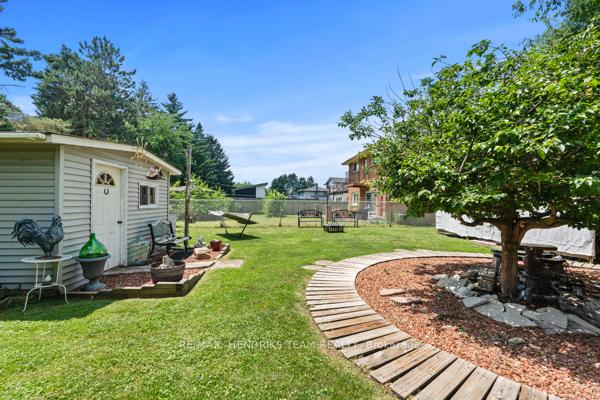 Photo 40 of 33 Meadowbrook Crescent, St. Catharines, Carlton/Bunting — HOMEH