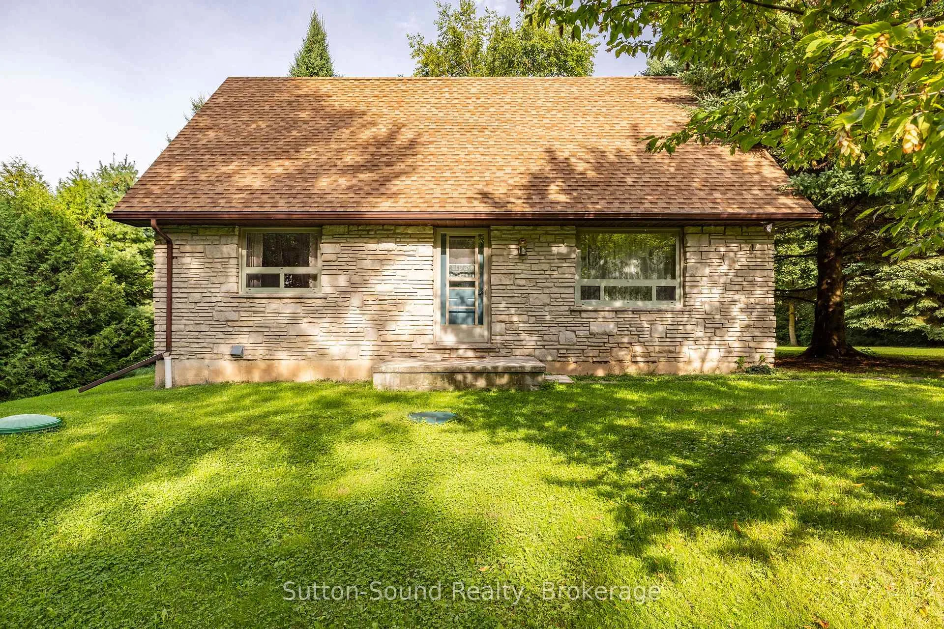Photo of 350222 Bayshore Road