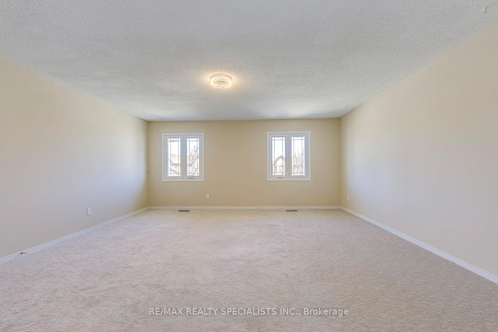 Photo 29 of 102 Sunforest Drive, Brampton, Heart Lake West — HOMEH