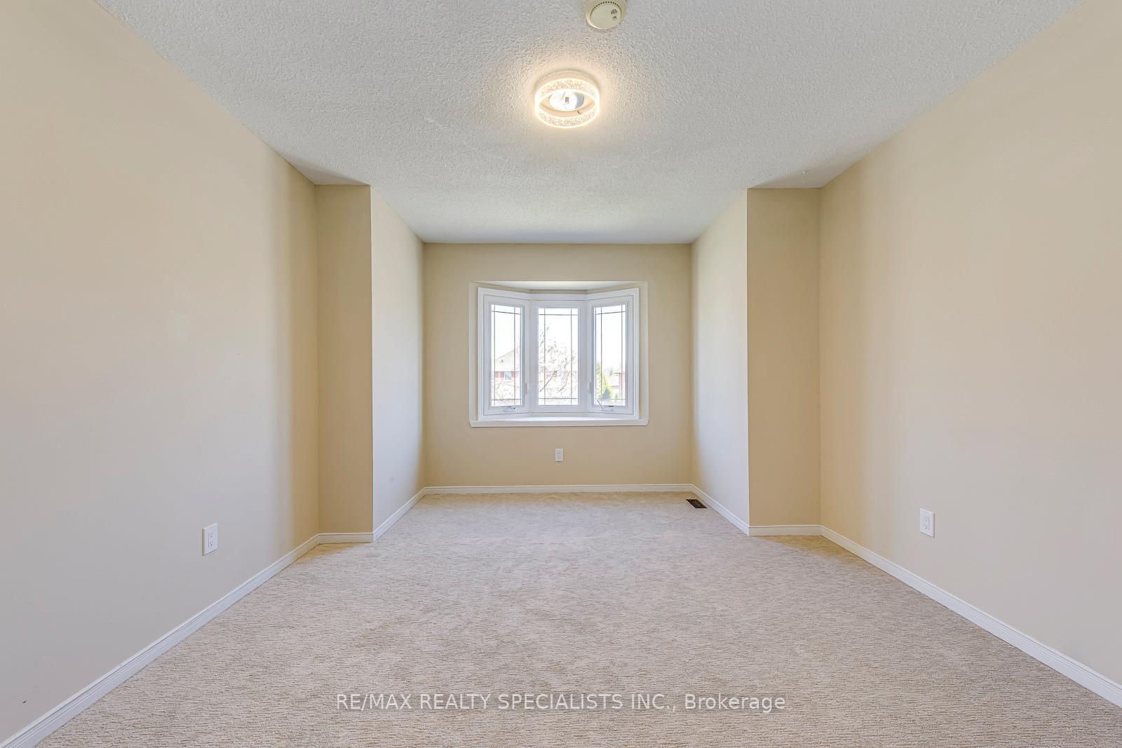 Photo 34 of 102 Sunforest Drive, Brampton, Heart Lake West — HOMEH