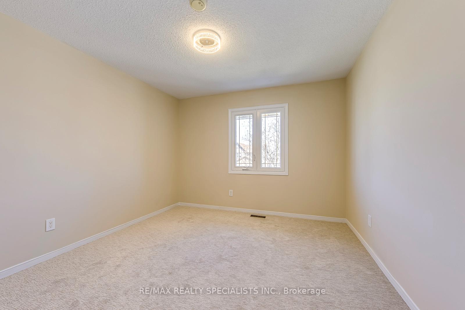 Photo 36 of 102 Sunforest Drive, Brampton, Heart Lake West — HOMEH