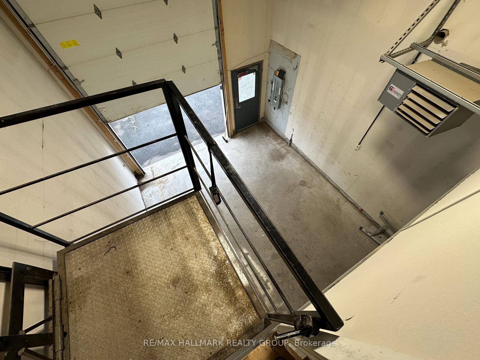 Photo 10 of Unit B, 1148 Parisien Street, Ottawa, Cyrville Rd./Industrial Park — HOMEH