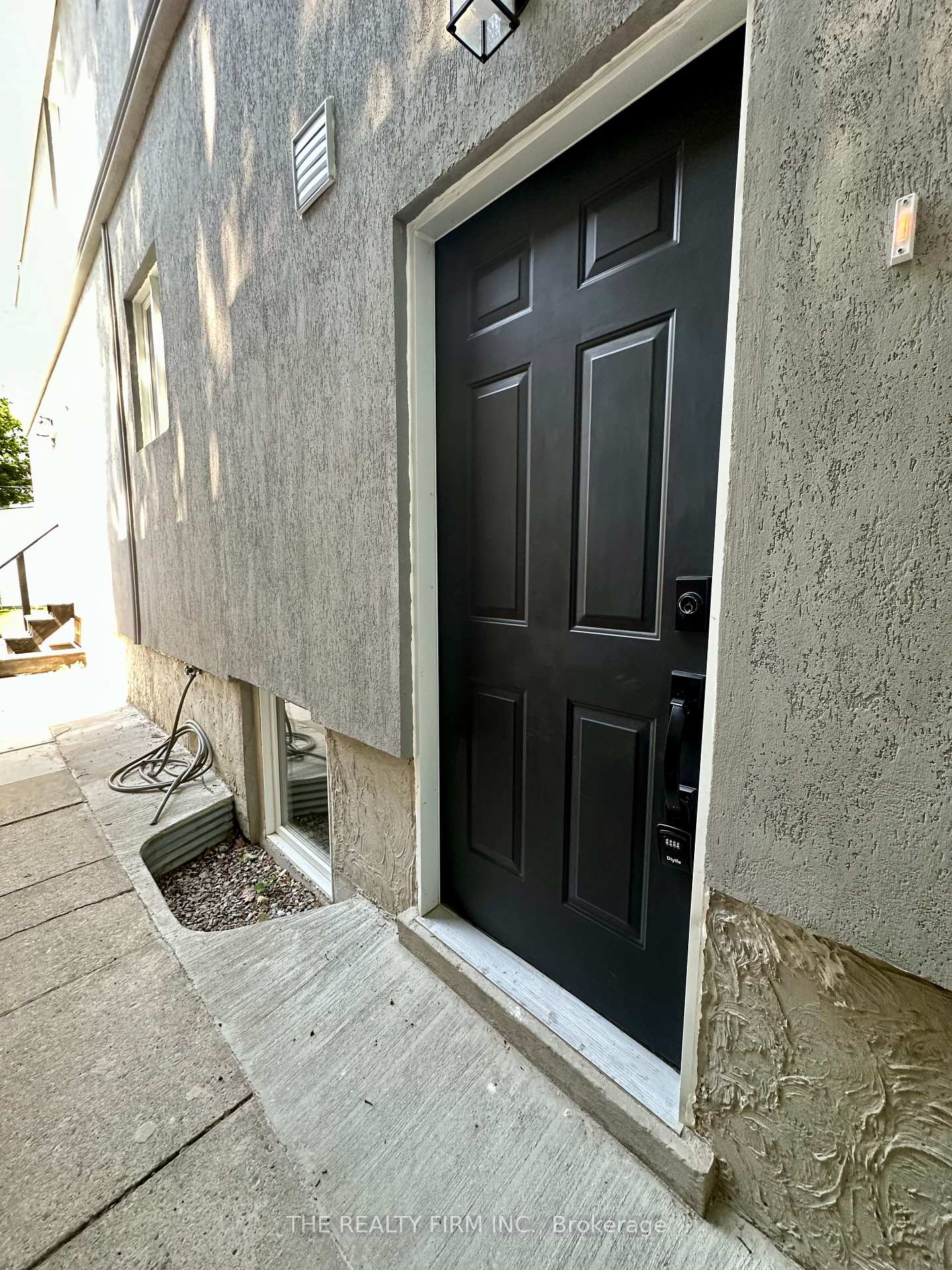 Photo 2 of Unit LOWER, 6 Lapp Street, Toronto, Rockcliffe-Smythe — HOMEH