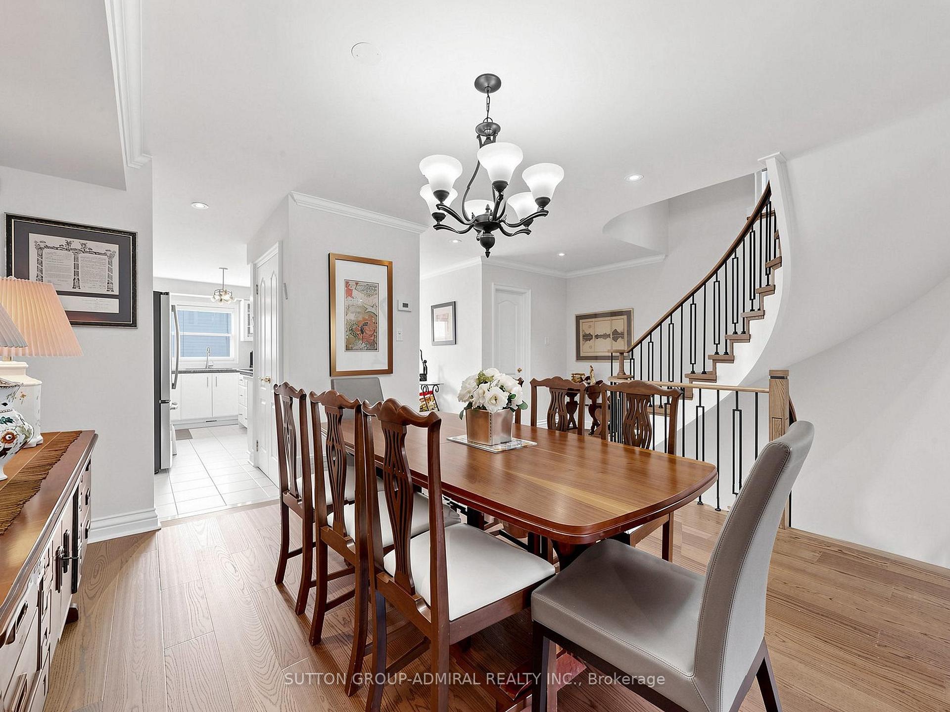 Photo 4 of Unit 105, 105 Leah Crescent, Vaughan, Beverley Glen — HOMEH