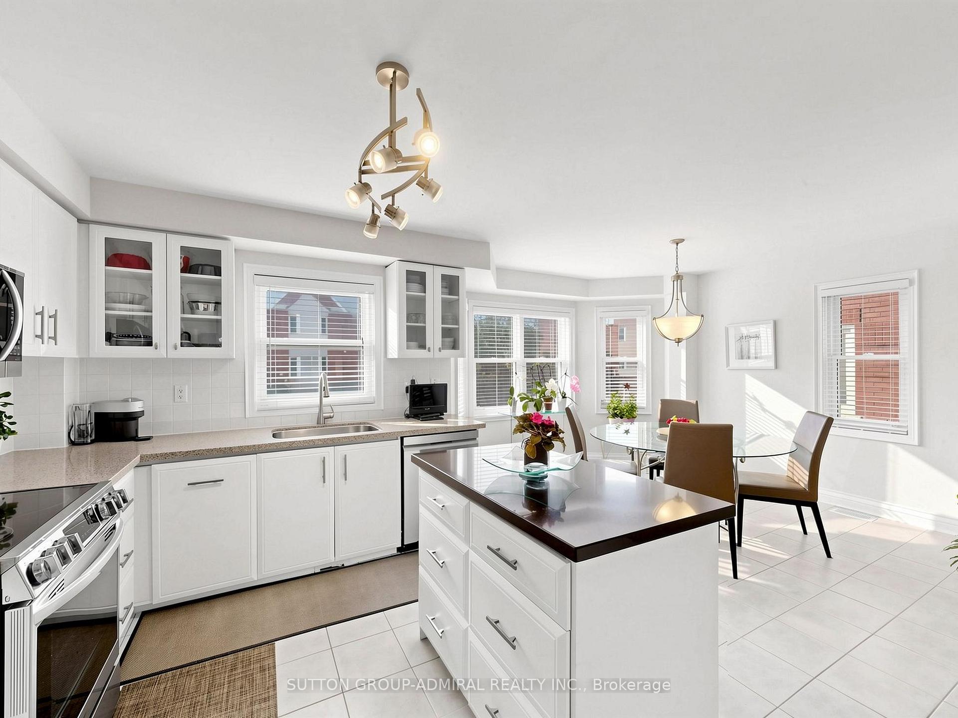 Photo 11 of Unit 105, 105 Leah Crescent, Vaughan, Beverley Glen — HOMEH