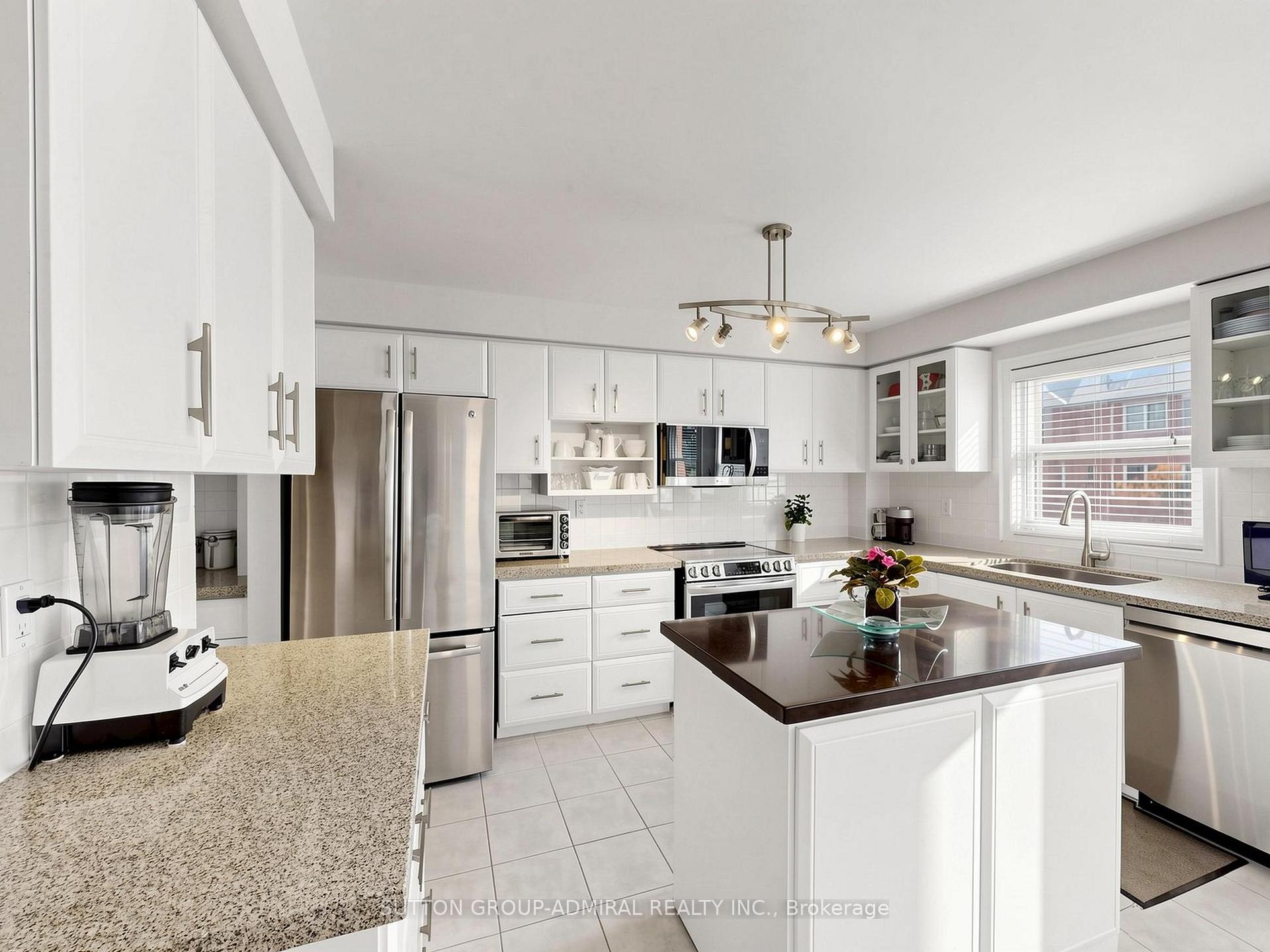 Photo 13 of Unit 105, 105 Leah Crescent, Vaughan, Beverley Glen — HOMEH