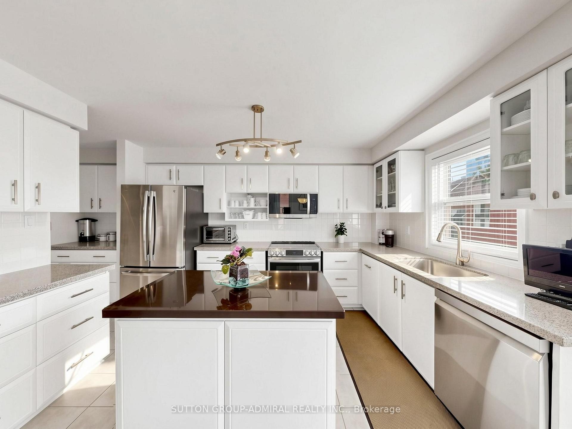 Photo 14 of Unit 105, 105 Leah Crescent, Vaughan, Beverley Glen — HOMEH
