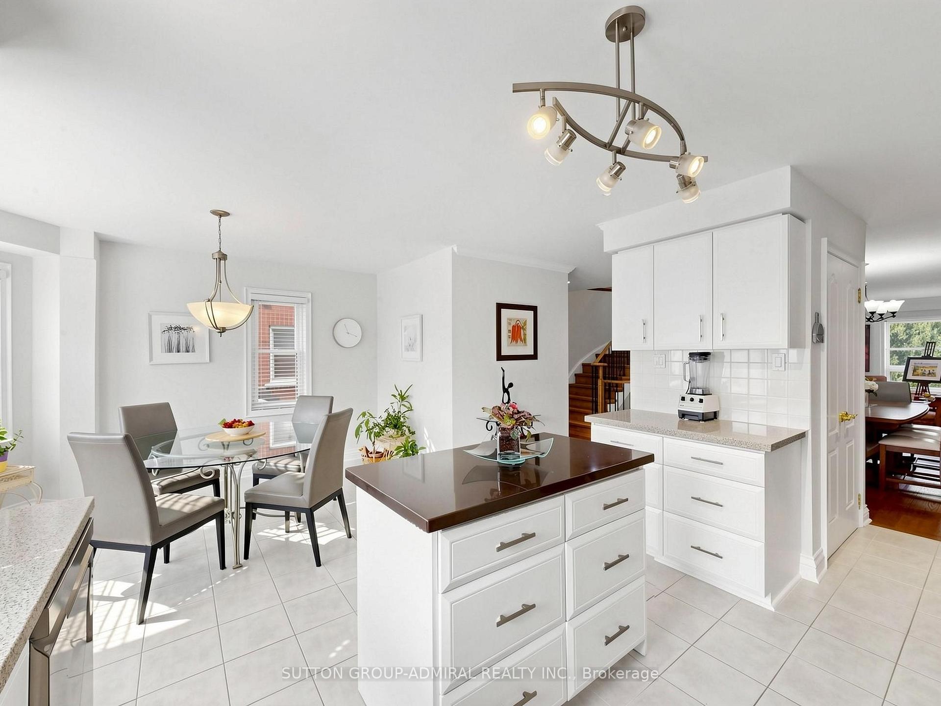 Photo 15 of Unit 105, 105 Leah Crescent, Vaughan, Beverley Glen — HOMEH