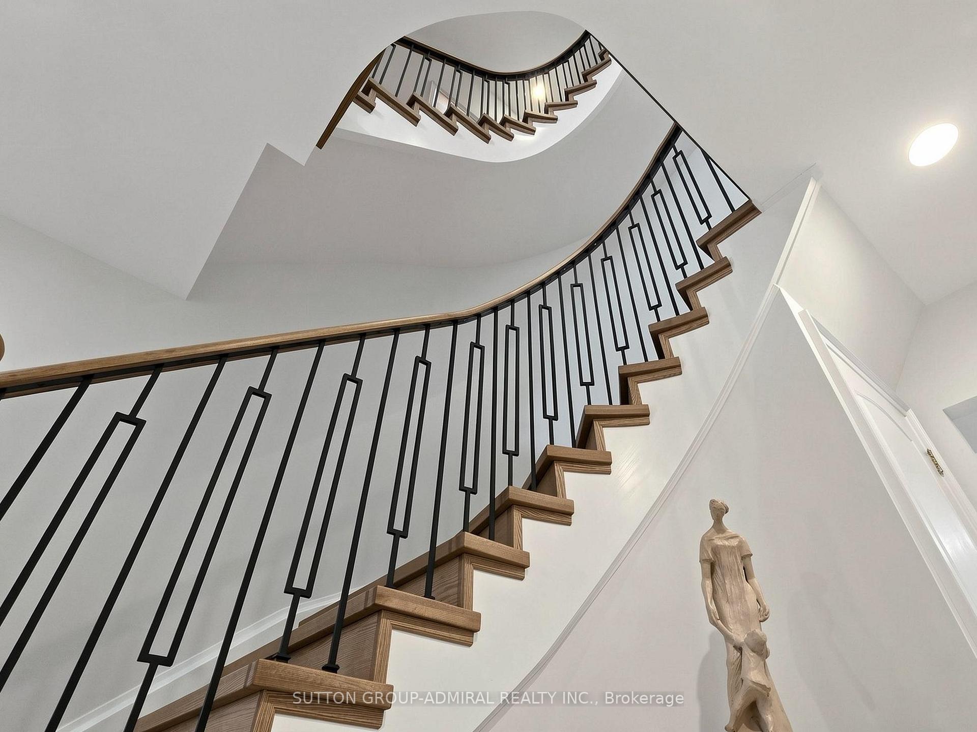 Photo 23 of Unit 105, 105 Leah Crescent, Vaughan, Beverley Glen — HOMEH